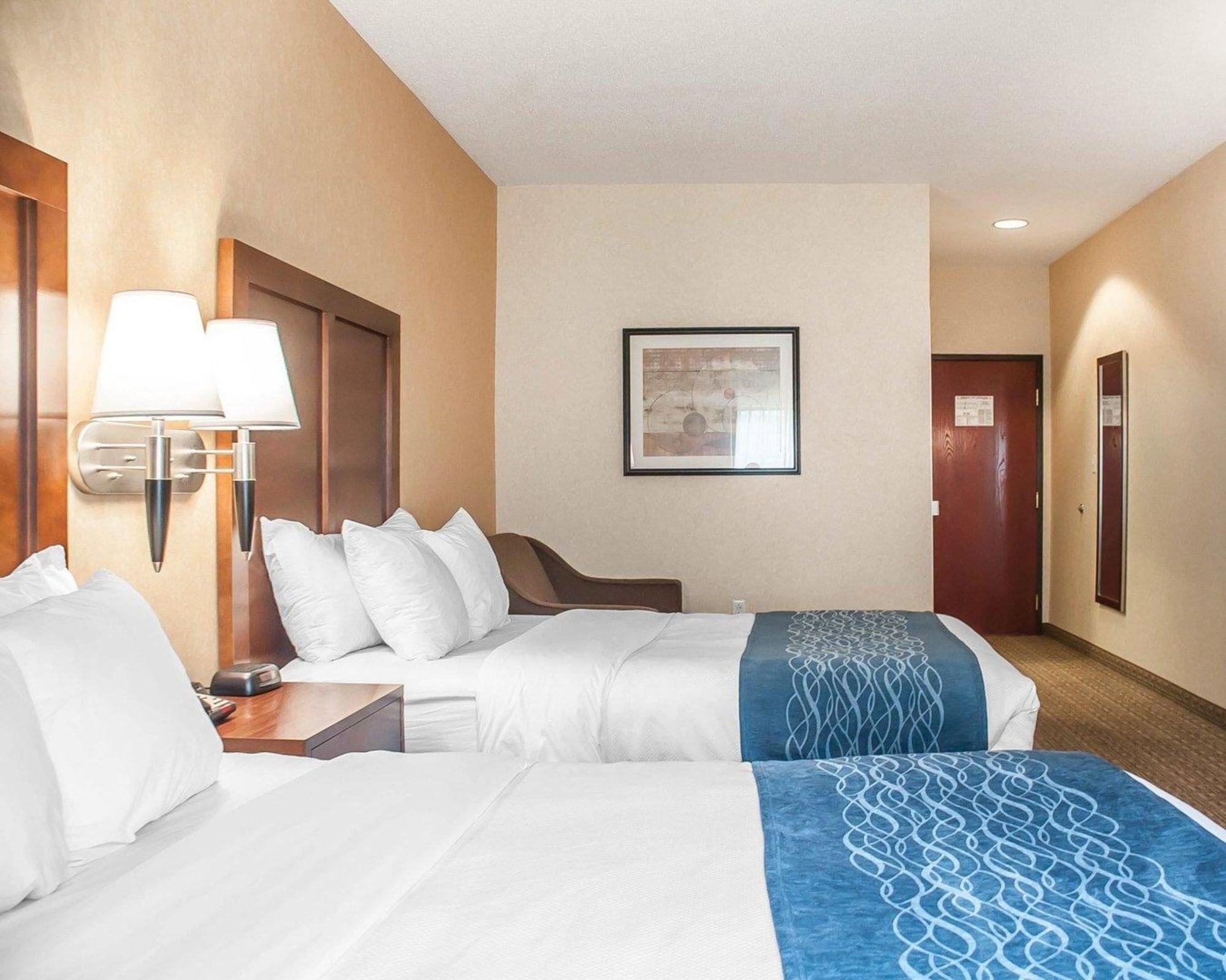 Comfort Inn & Suites Hamburg Bagian luar foto
