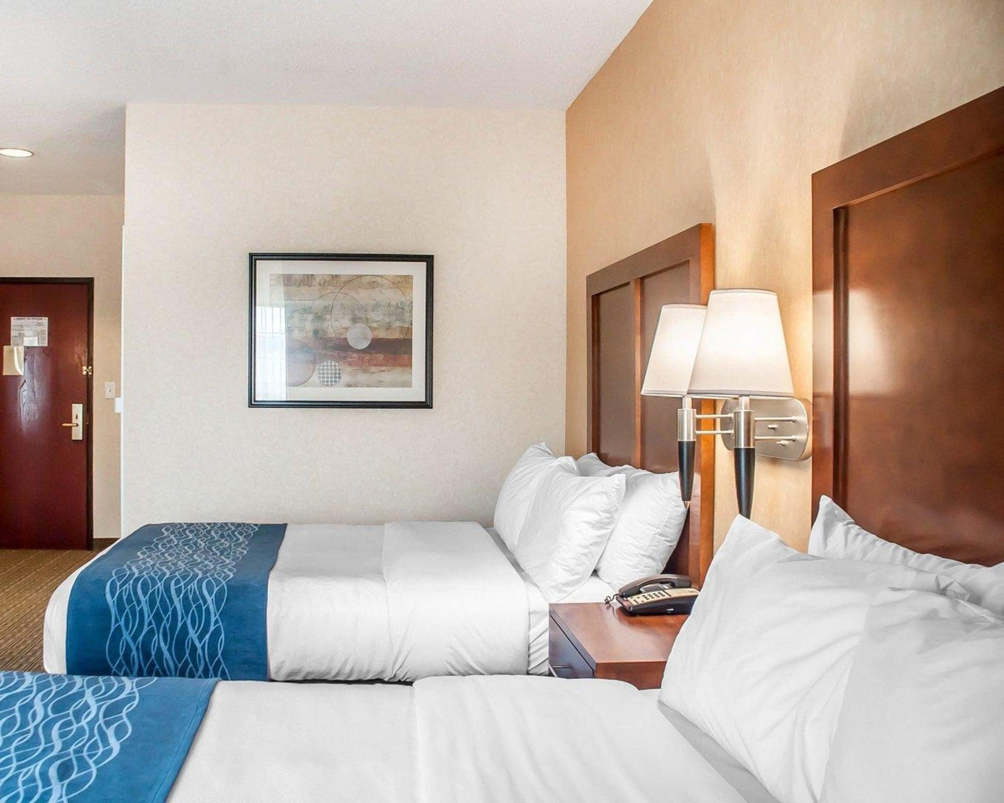 Comfort Inn & Suites Hamburg Bagian luar foto
